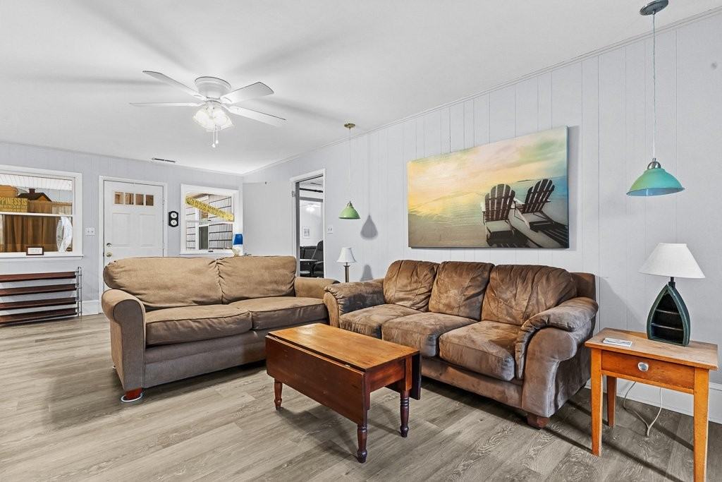 100 Burley St - Photo 2 of 20
