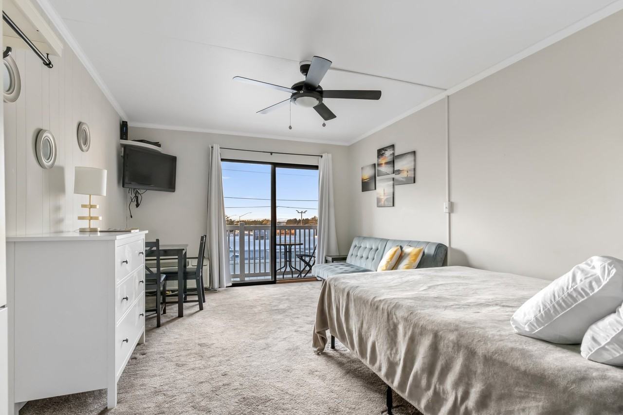 11 62nd St #315 - Photo 3 of 12