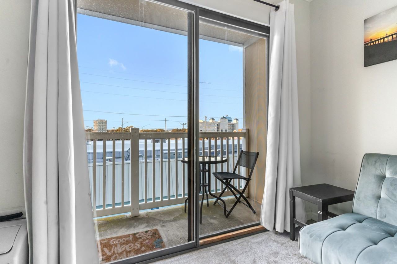 11 62nd St #315 - Photo 6 of 12