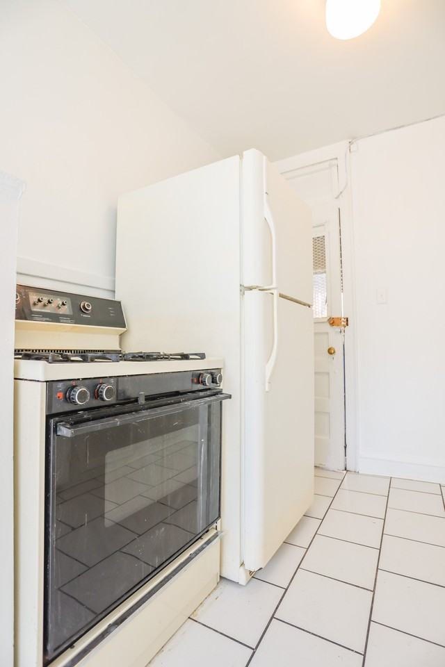 1480 W Winnemac Ave #3 - Photo 4 of 11