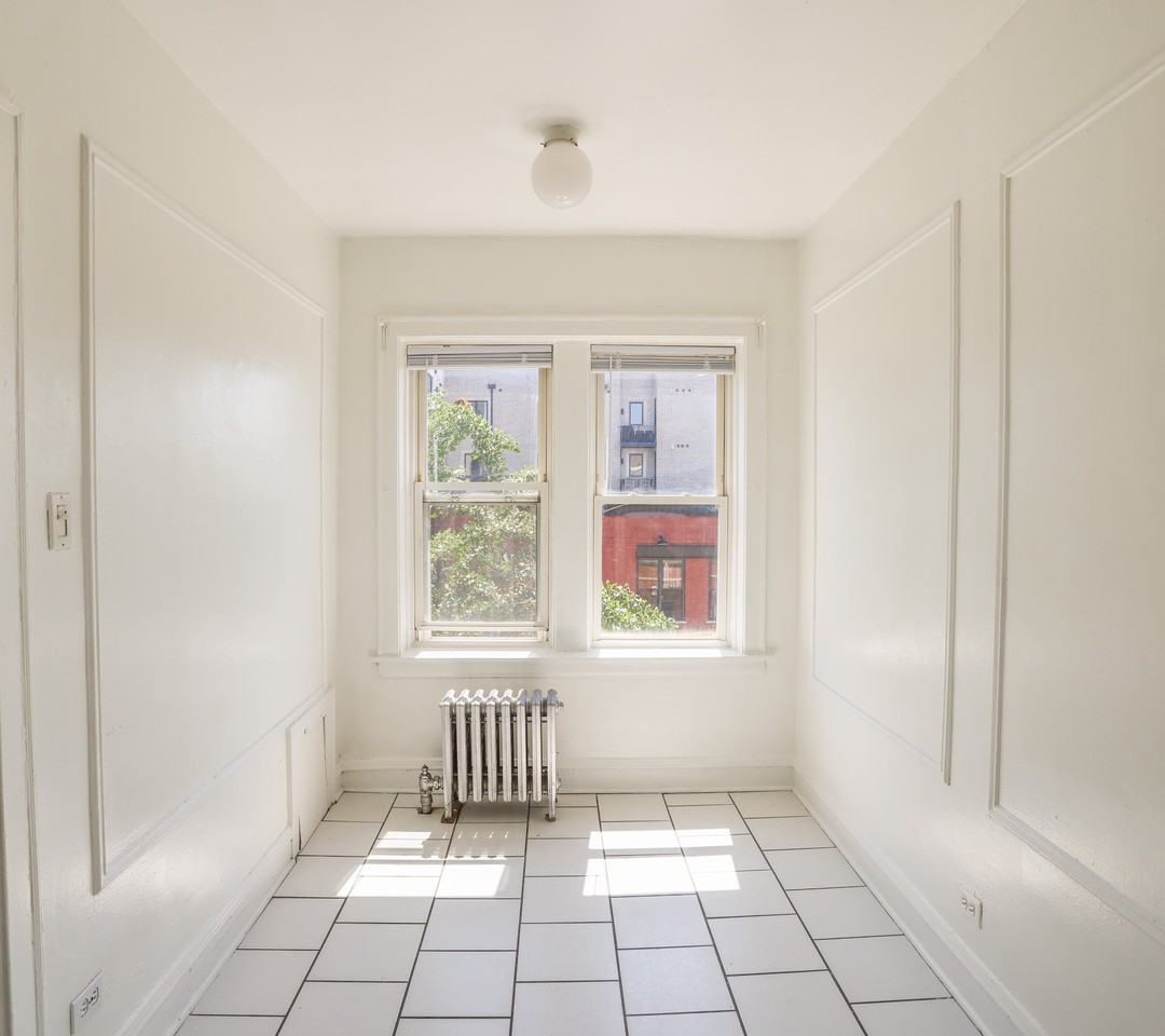 1480 W Winnemac Ave #3 - Photo 6 of 11