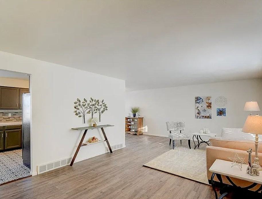 3113 Worthington Ave - Photo 3 of 20