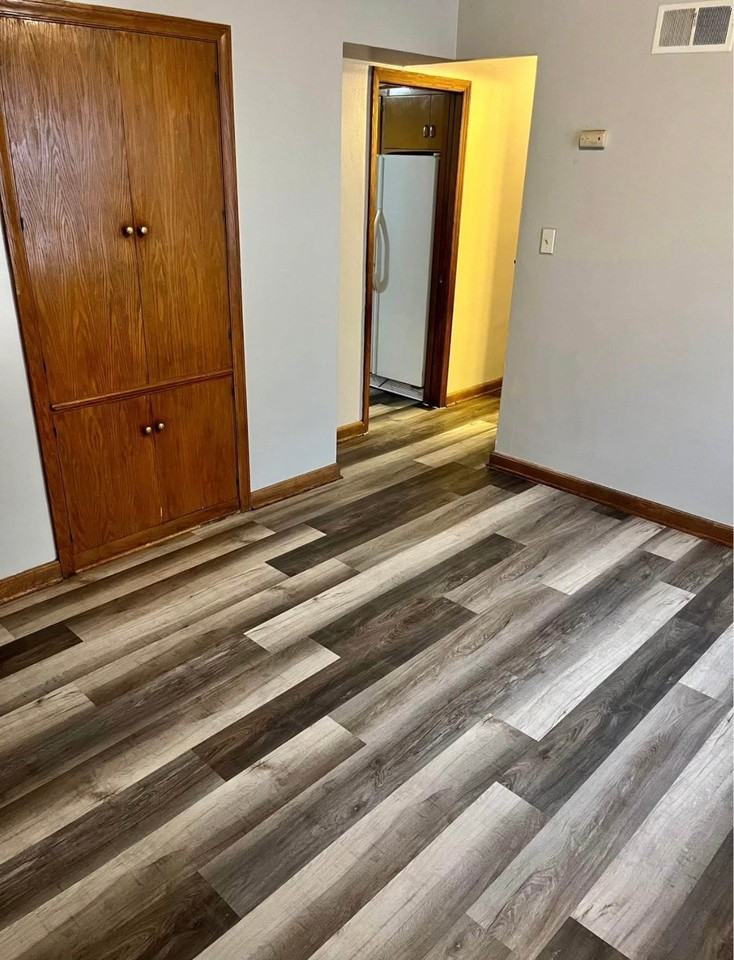 3921 N Sherman Blvd - Photo 3 of 16