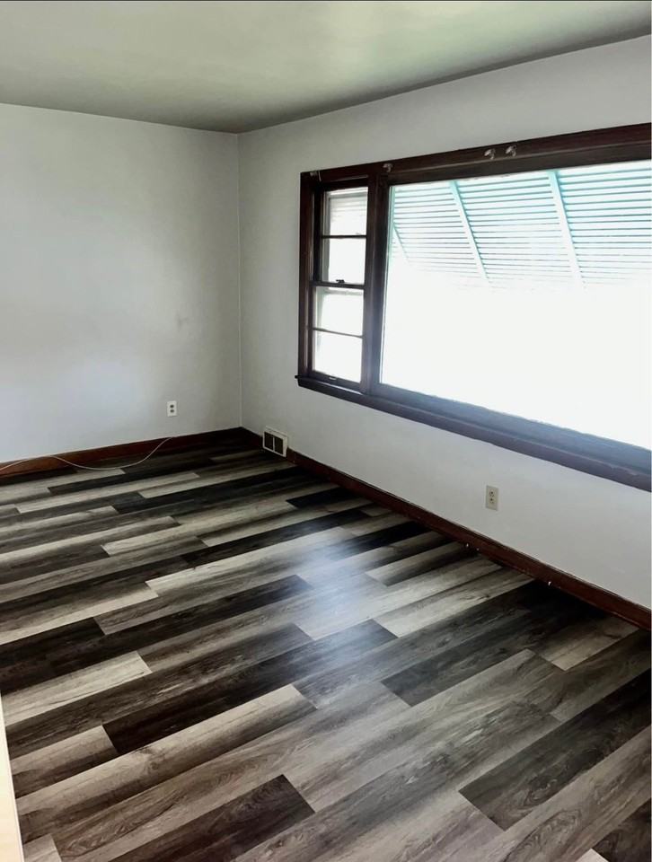 3921 N Sherman Blvd - Photo 5 of 16
