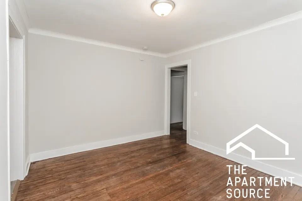 6143 S Woodlawn Ave