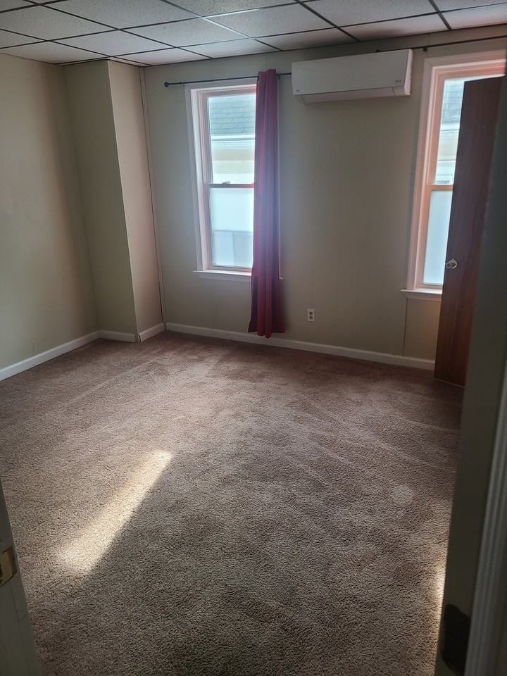 305 W Berwick St #1UPSTAIRS - Photo 6 of 7