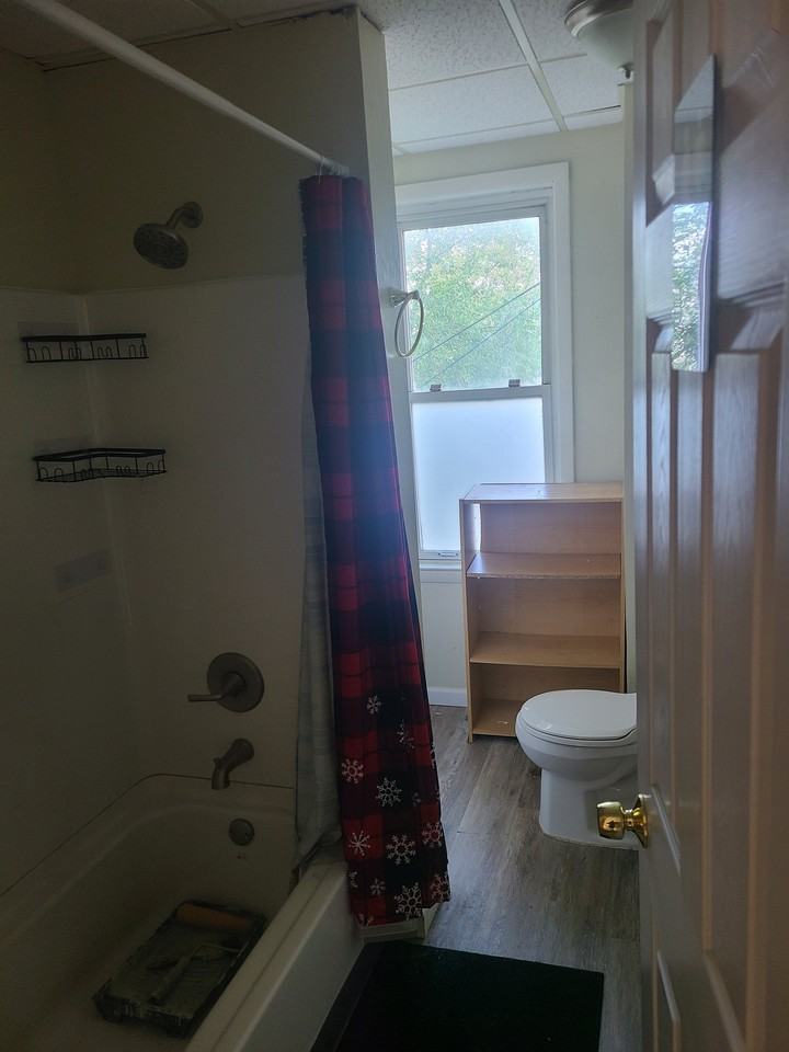 305 W Berwick St #1UPSTAIRS - Photo 7 of 7