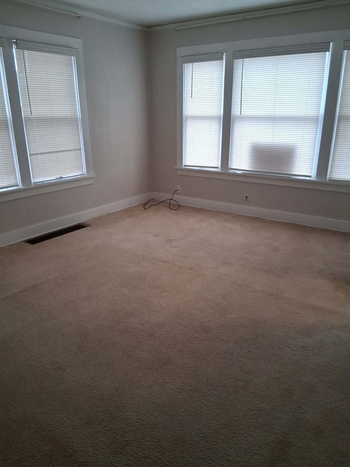 721 Se Kane St #1 - Photo 2 of 6