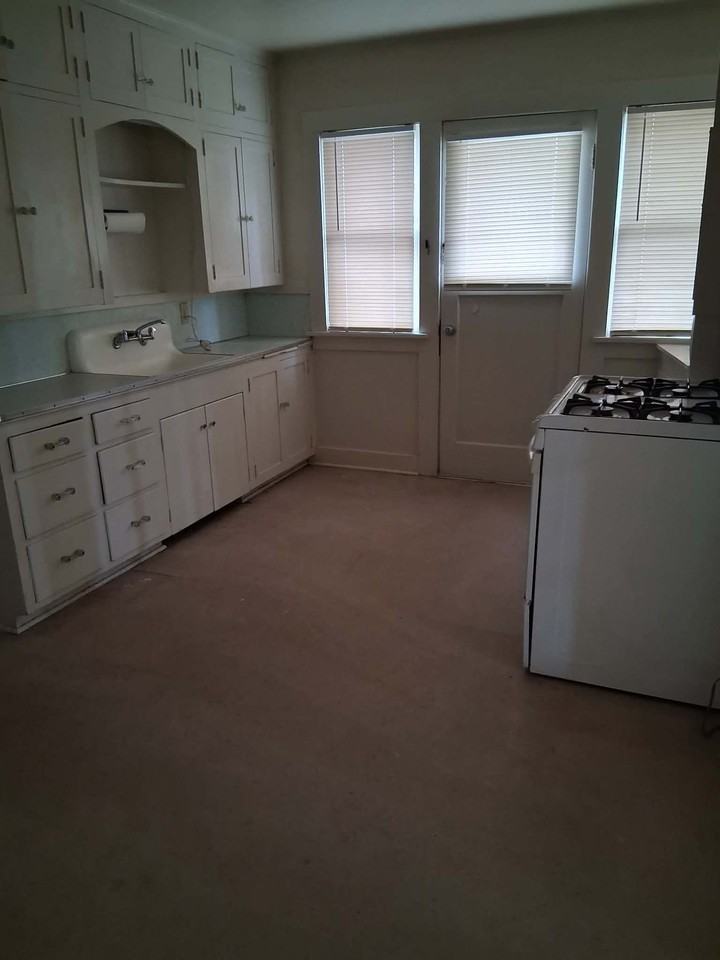 721 Se Kane St #1 - Photo 3 of 6