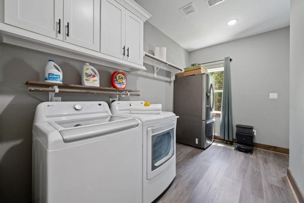 376 Jill St - Photo 2 of 12