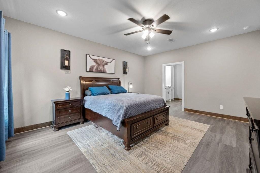 376 Jill St - Photo 3 of 12