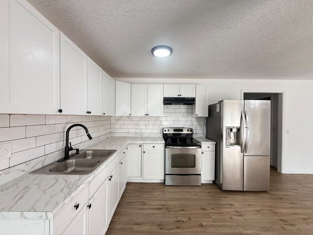 4322 Las Cruces St - Photo 4 of 19