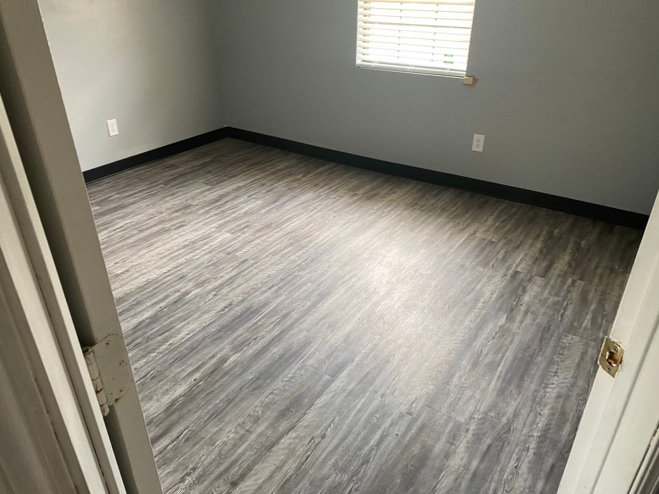 1500 Ne 33rd St - Photo 5 of 10