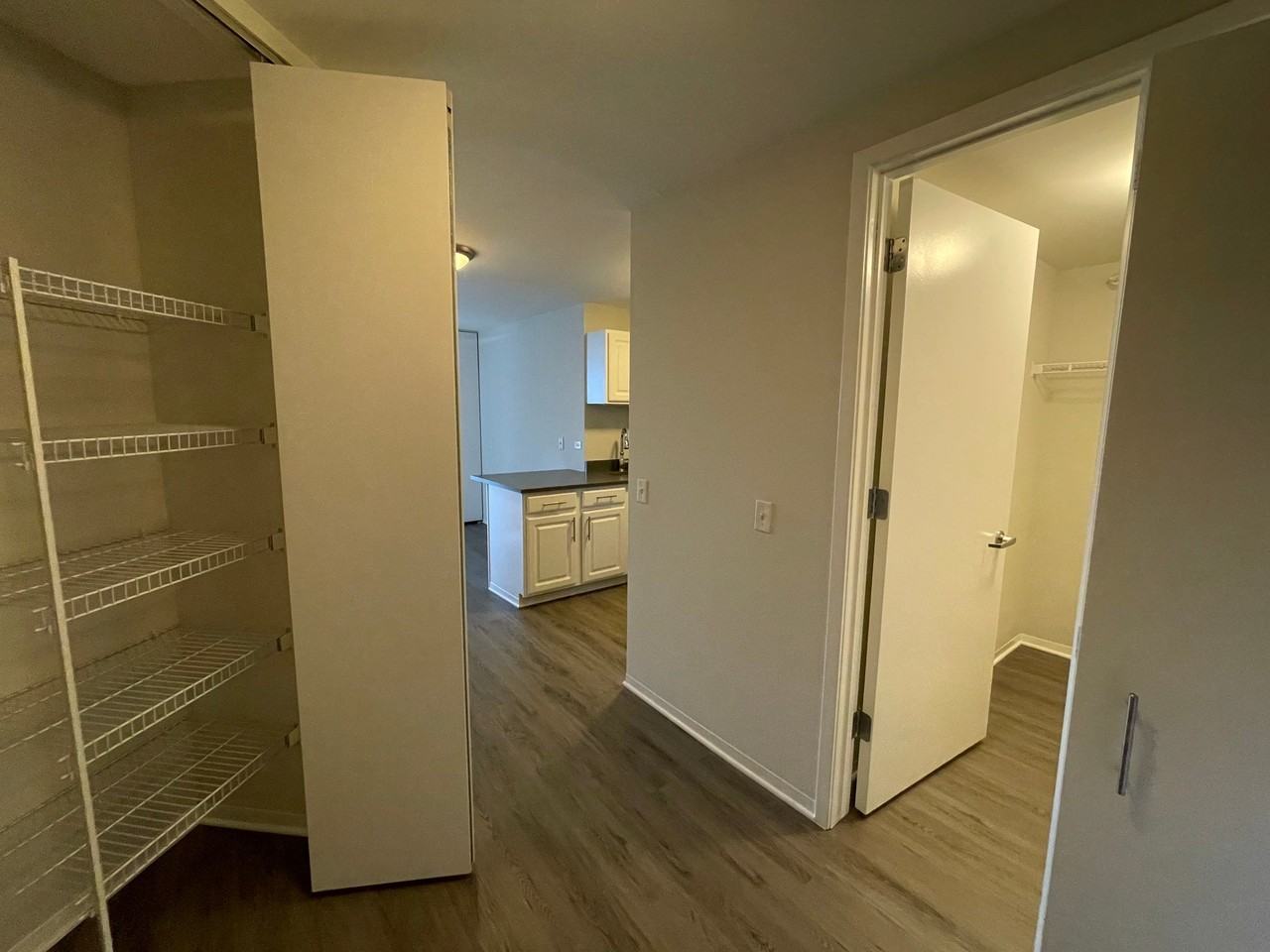551 N State St - Photo 7 of 18
