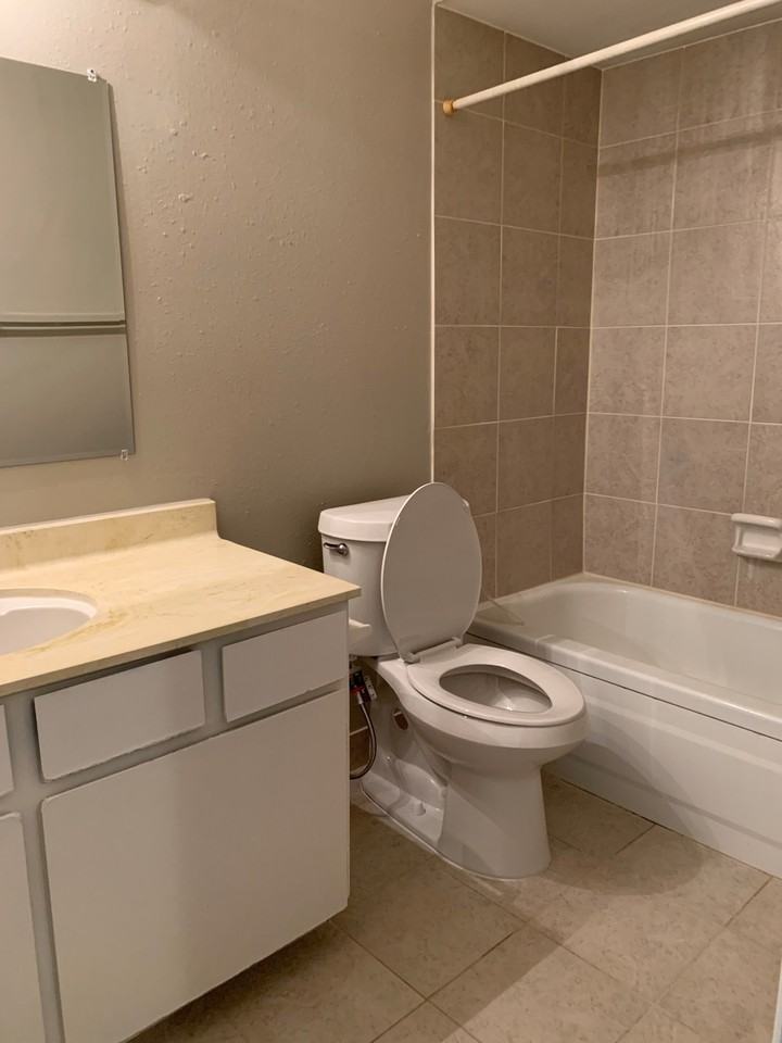 6647 S Rockford Ave - Photo 6 of 12
