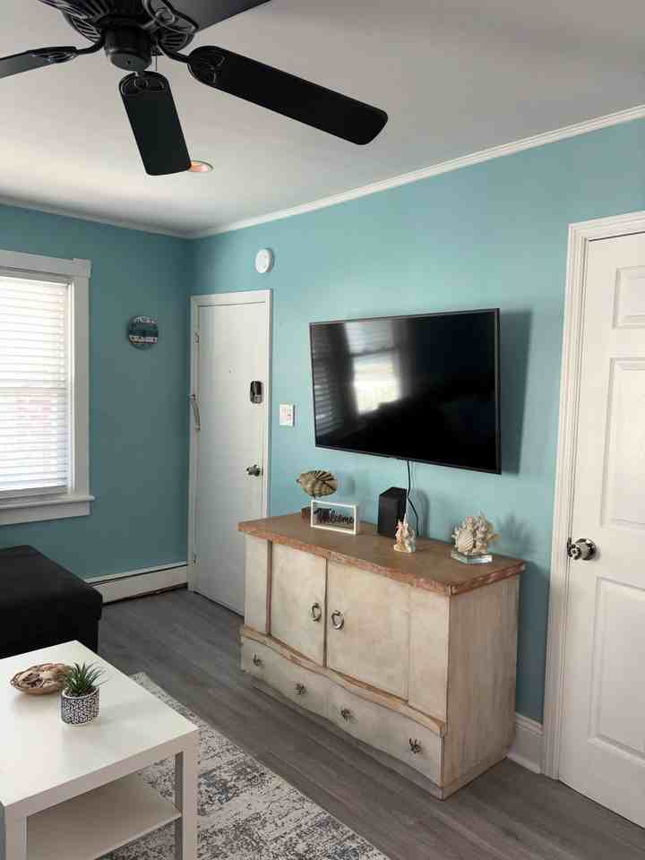 323 E Maple Ave #1 - Photo 2 of 8
