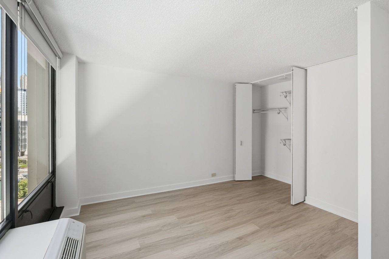 237 E Wacker Dr - Photo 3 of 7