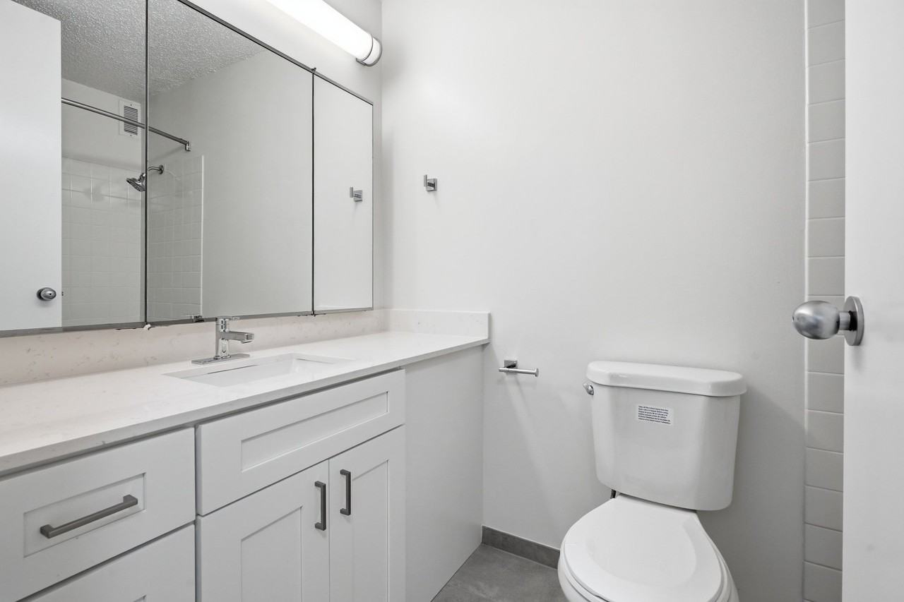 237 E Wacker Dr - Photo 4 of 7
