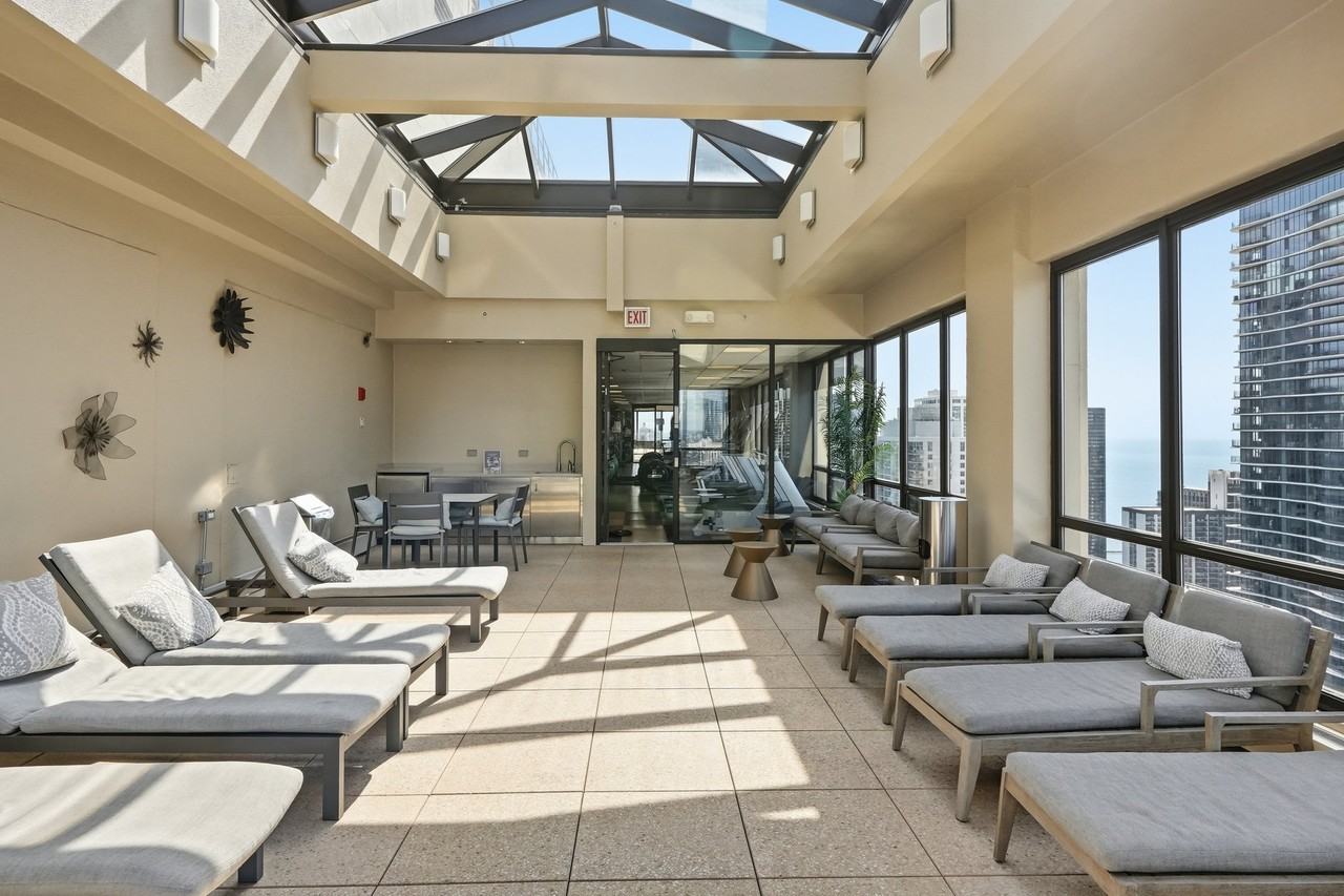 237 E Wacker Dr - Photo 6 of 7