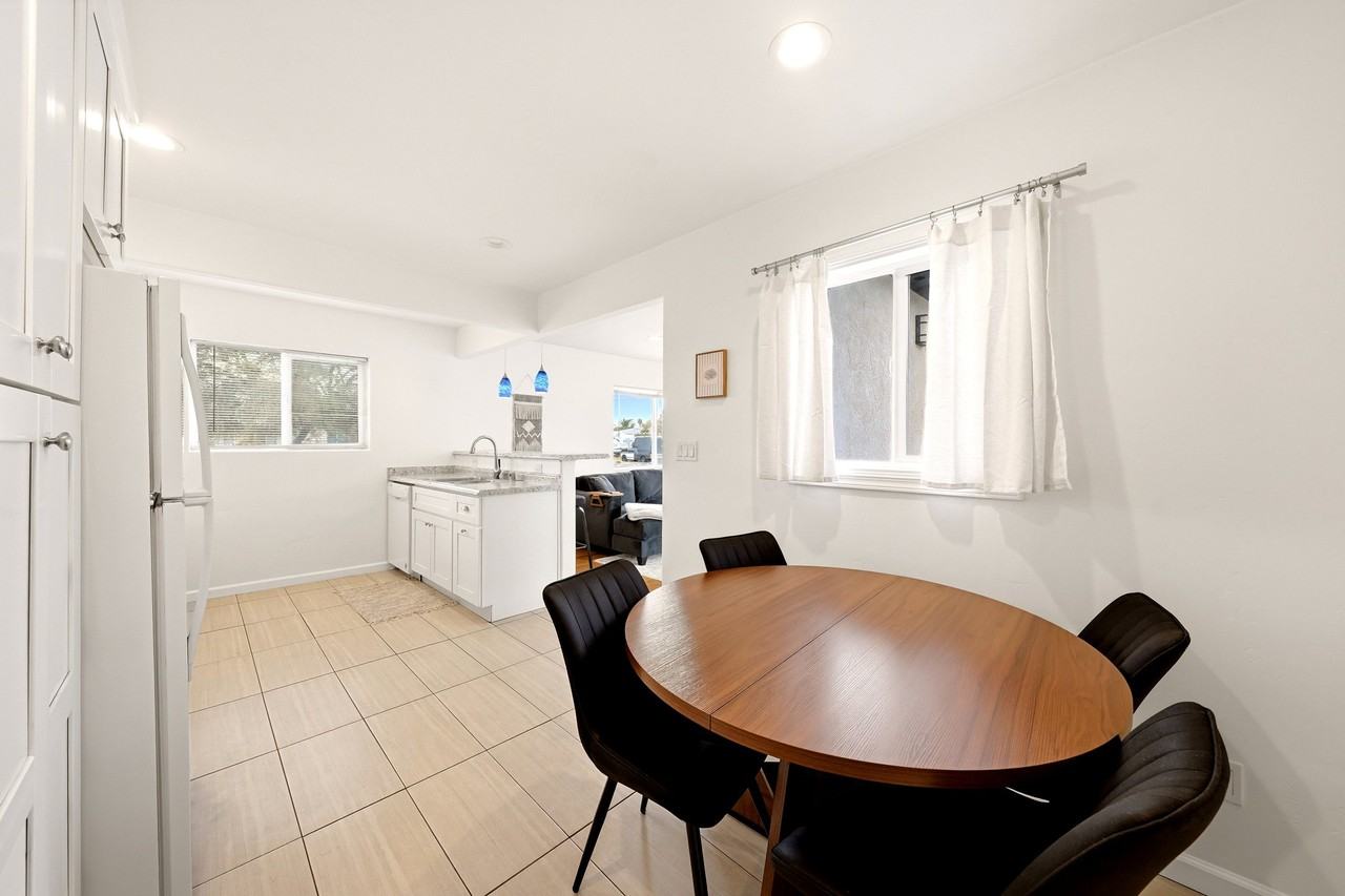469 Taft Ave - Photo 2 of 20