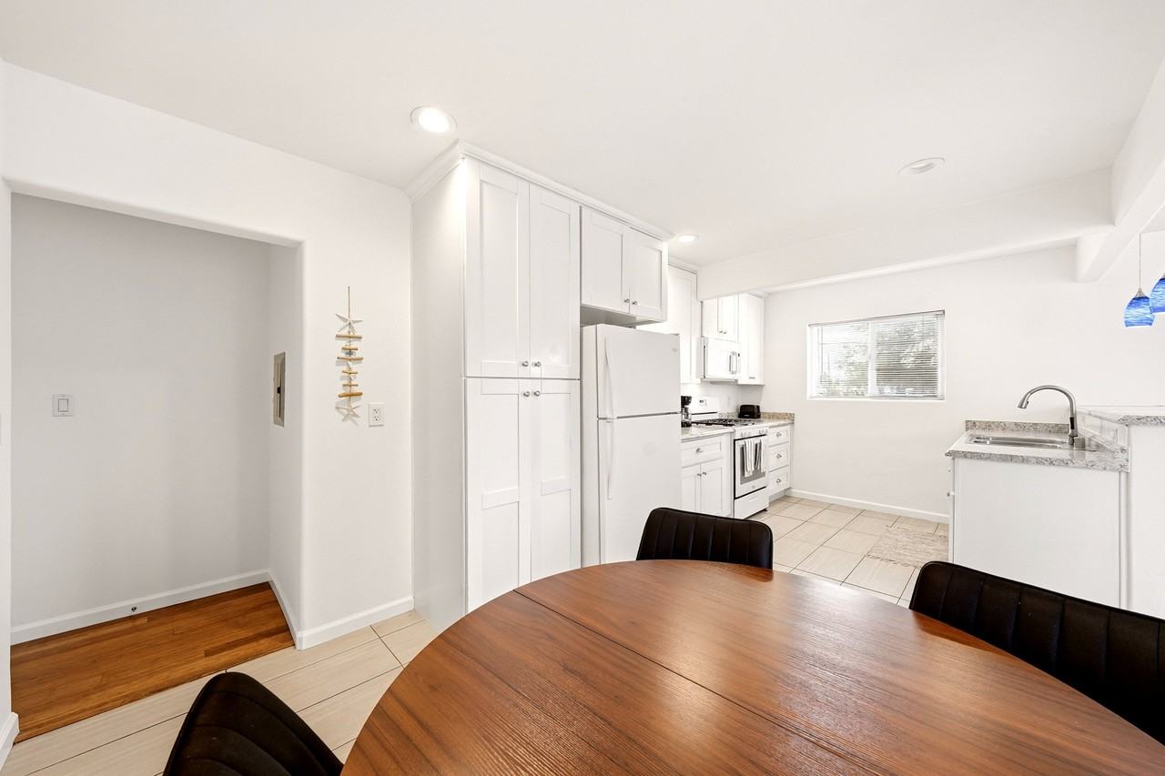 469 Taft Ave - Photo 3 of 20