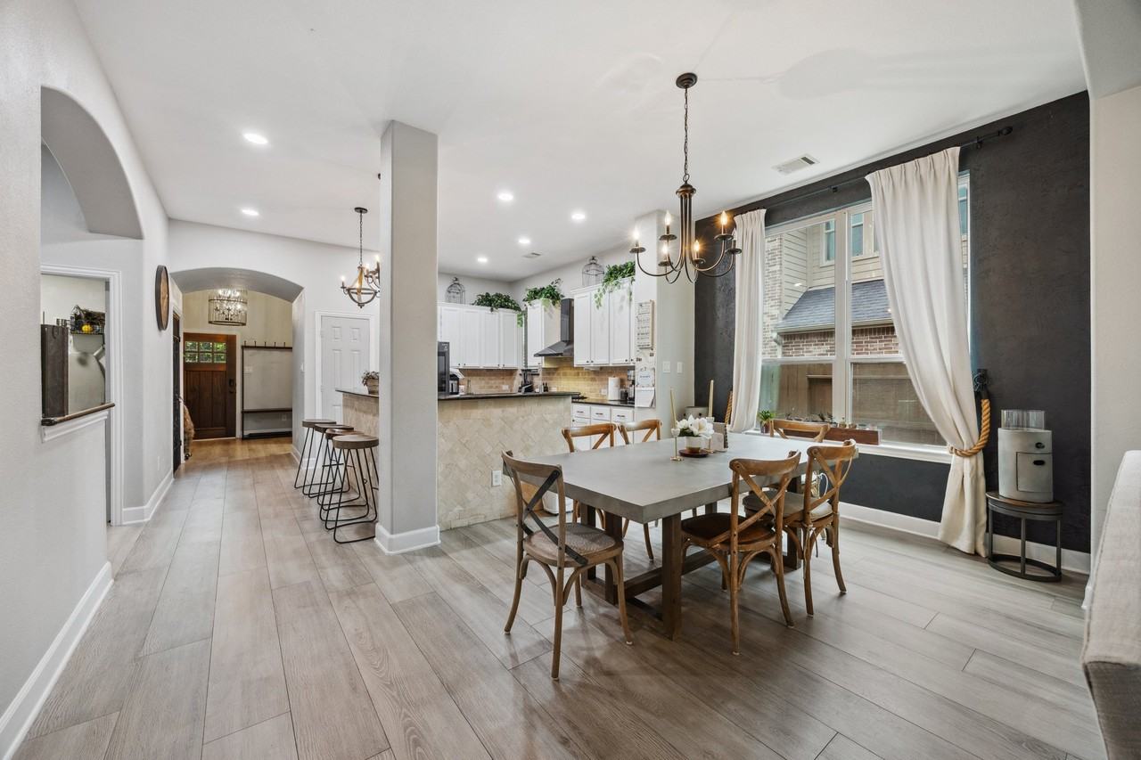 8146 Little Scarlet St - Photo 4 of 13