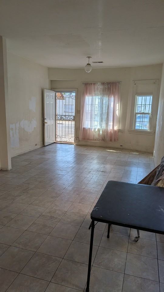 1708 41st Ave - Photo 2 of 15