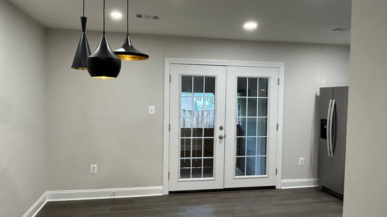 7622 Shelley Ln - Photo 2 of 18