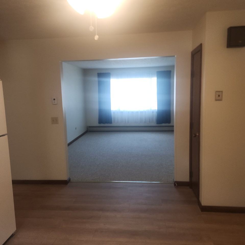 1145 Hayward St #B - Photo 4 of 12
