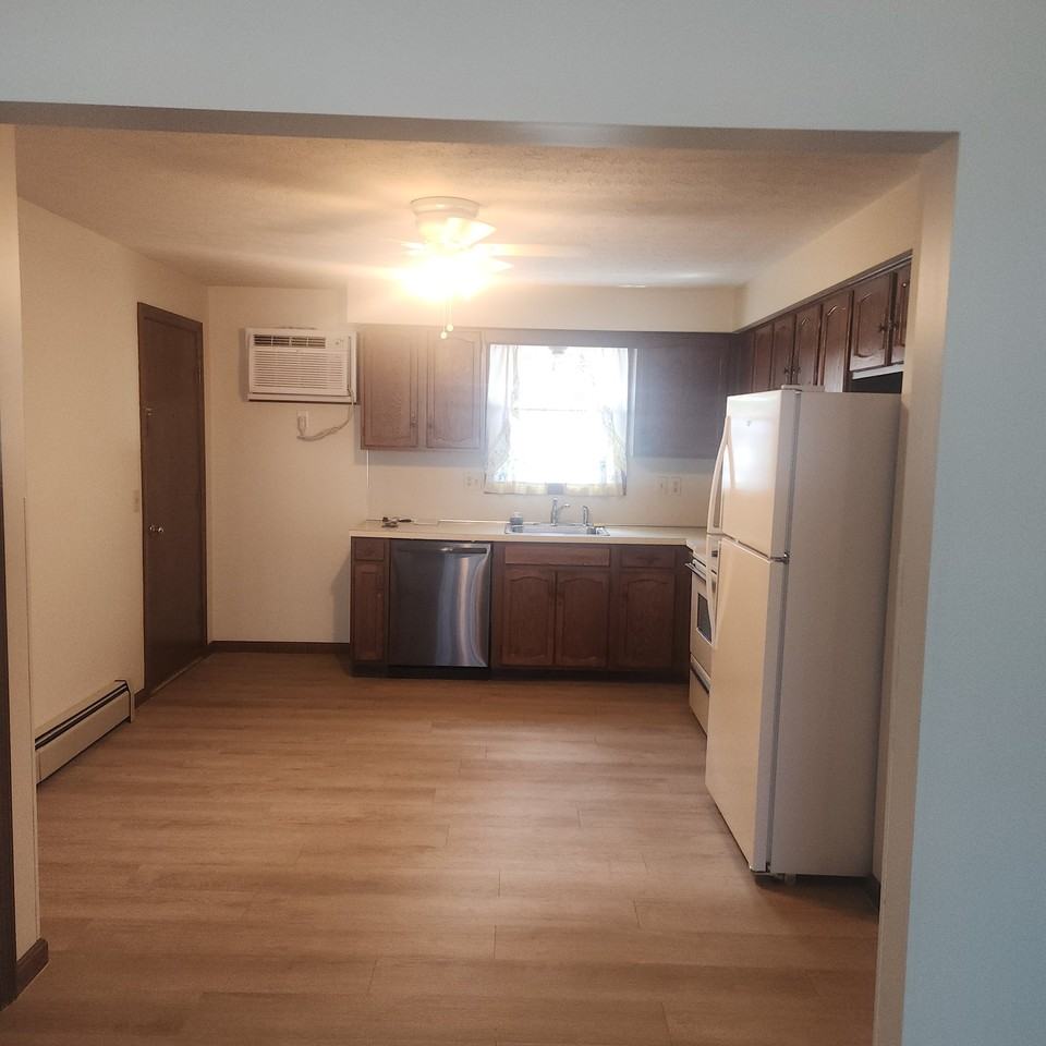 1145 Hayward St #B - Photo 6 of 12