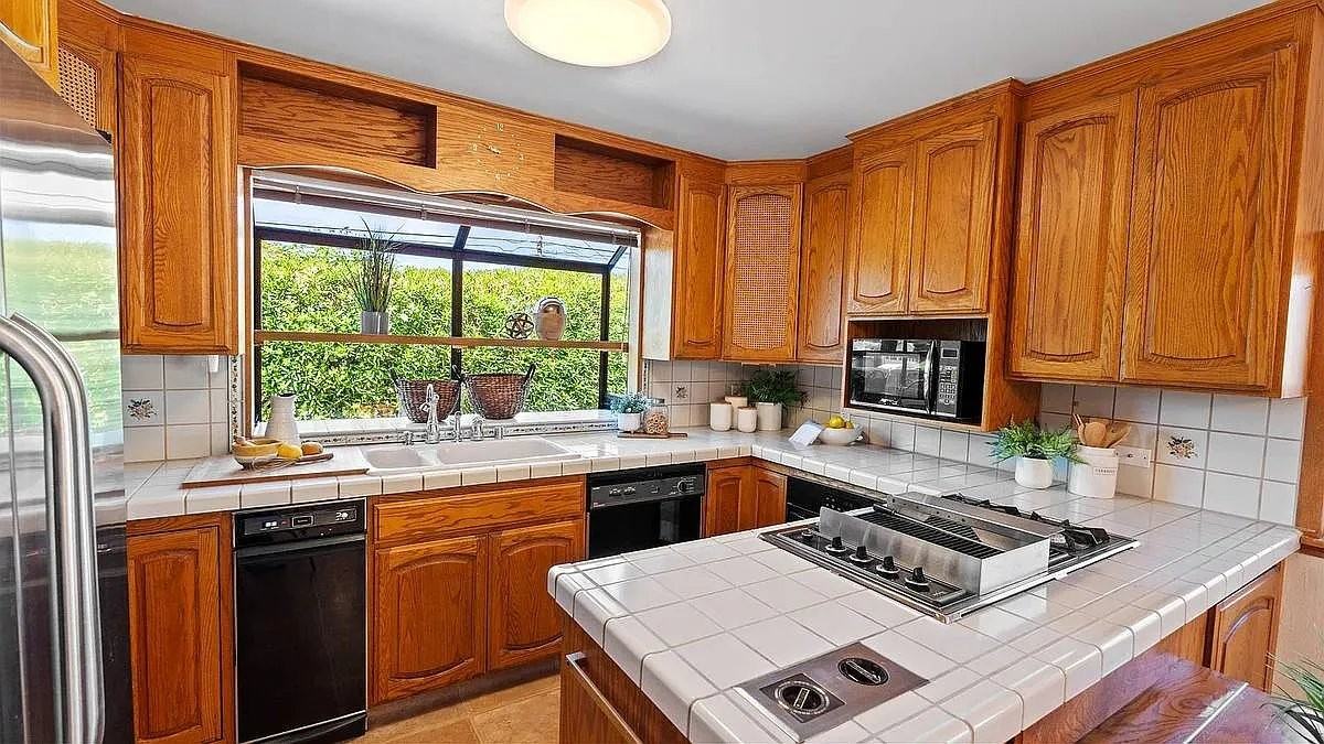 5515 Pennsylvania Blvd - Photo 6 of 19