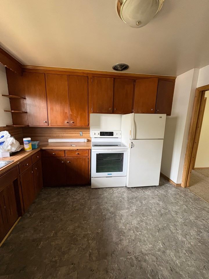 644 Sherwood Ave #3 - Photo 3 of 5