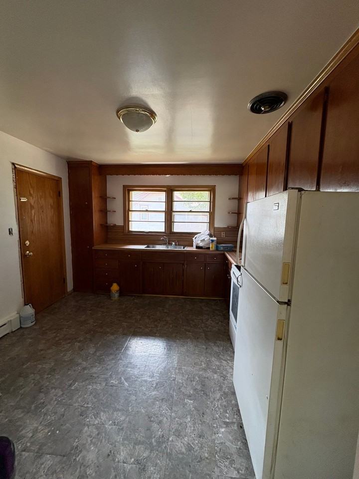 644 Sherwood Ave #3 - Photo 5 of 5