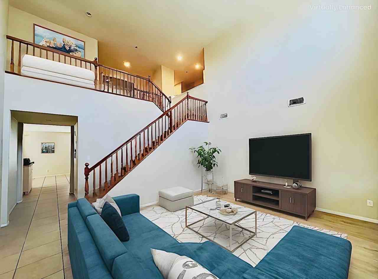 17231 Greentree Dr - Photo 4 of 19