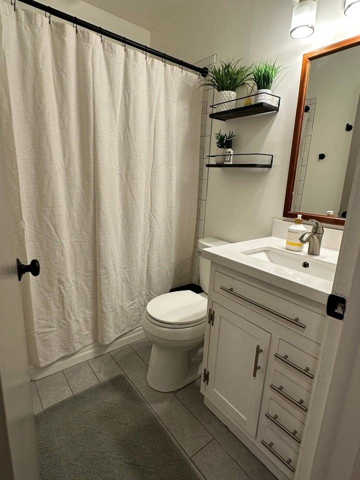 564 W Spacerama Dr - Photo 3 of 12