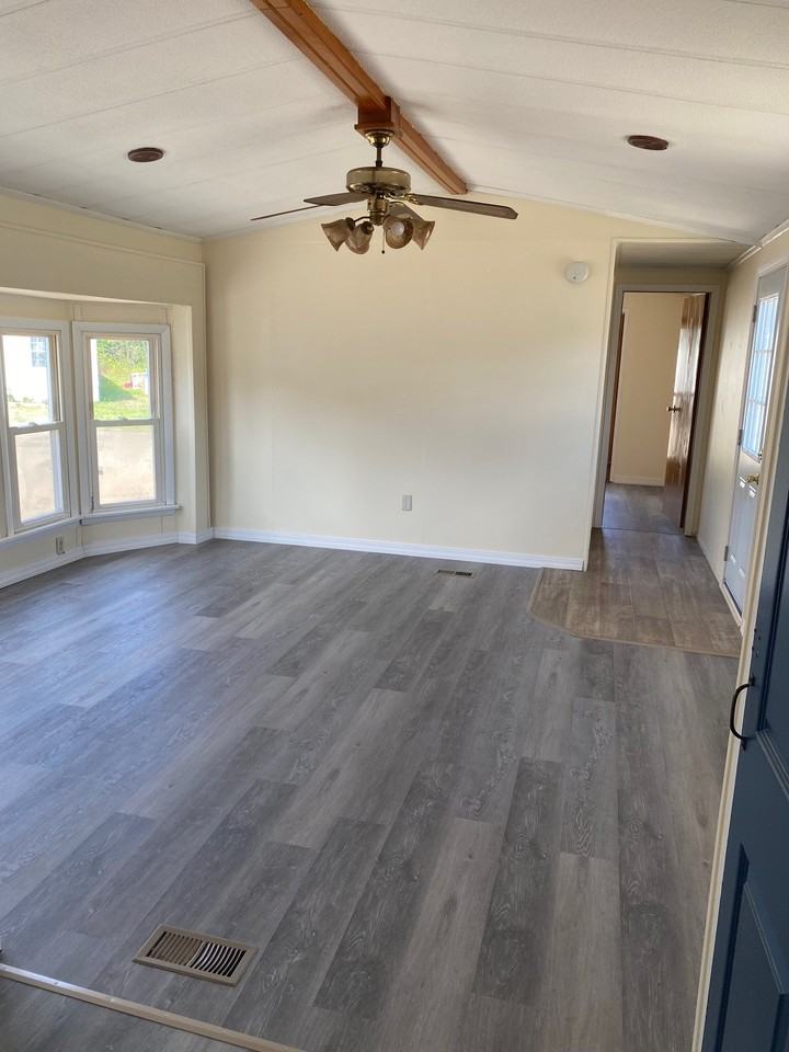 8 Pebble Dr - Photo 6 of 19