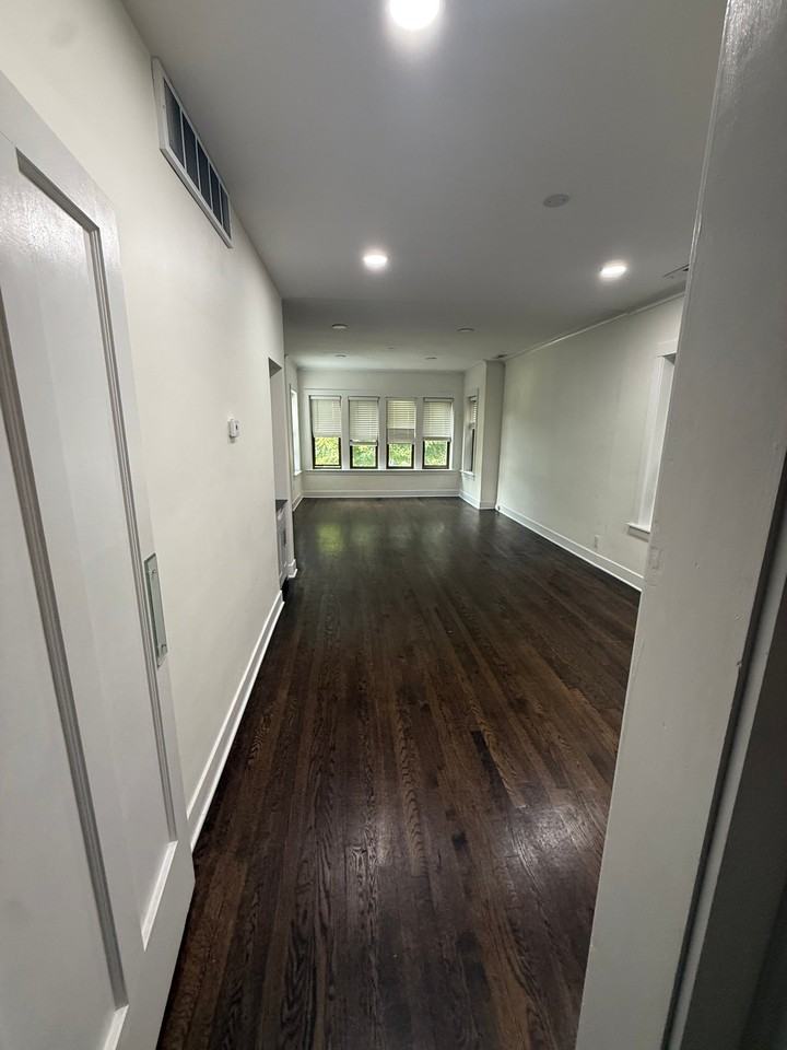 5205 W Newport Ave #1 - Photo 2 of 6
