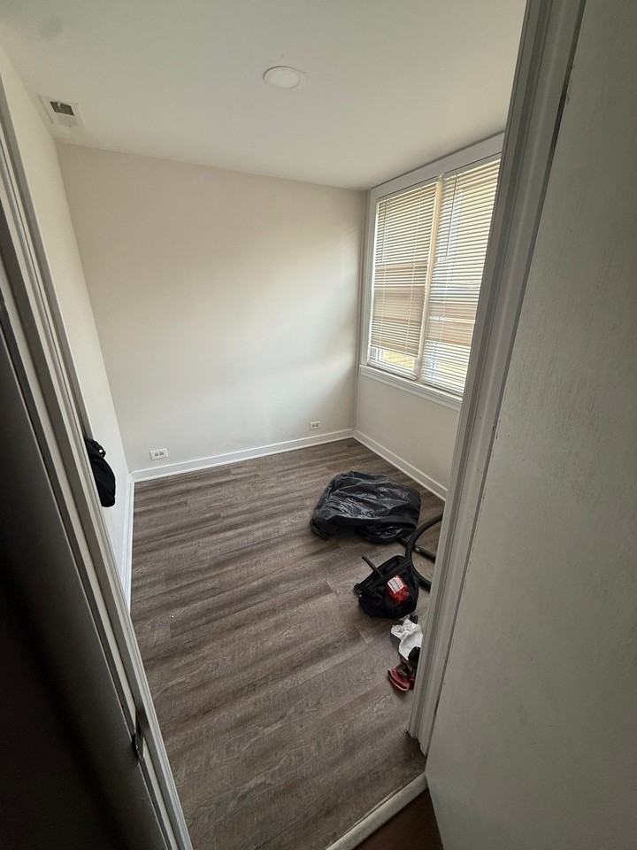 5205 W Newport Ave #1 - Photo 5 of 6