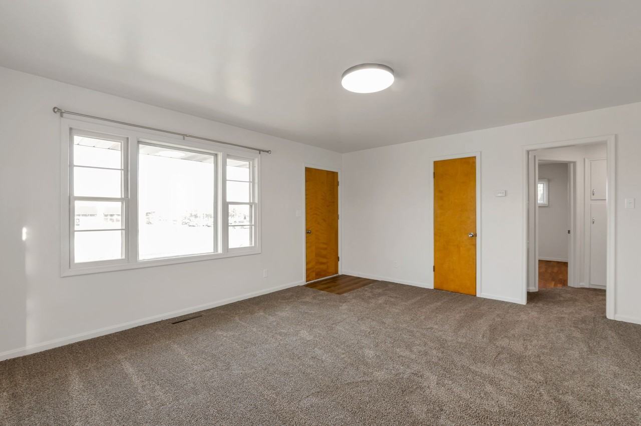 2184 Nw - Photo 4 of 20