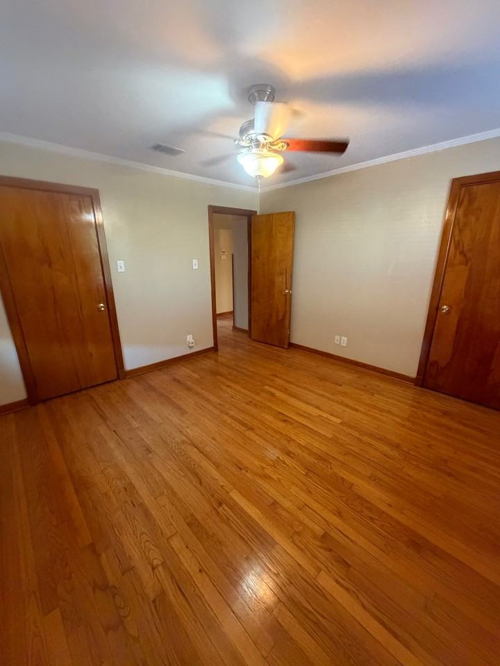 125 Walker St - Photo 6 of 10