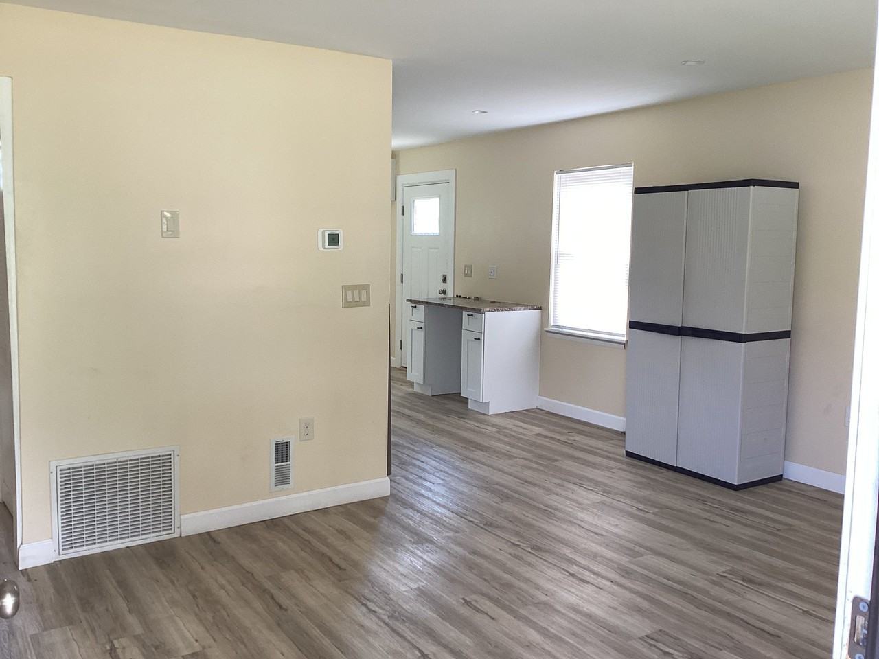 2035 Margaret Ave - Photo 2 of 6