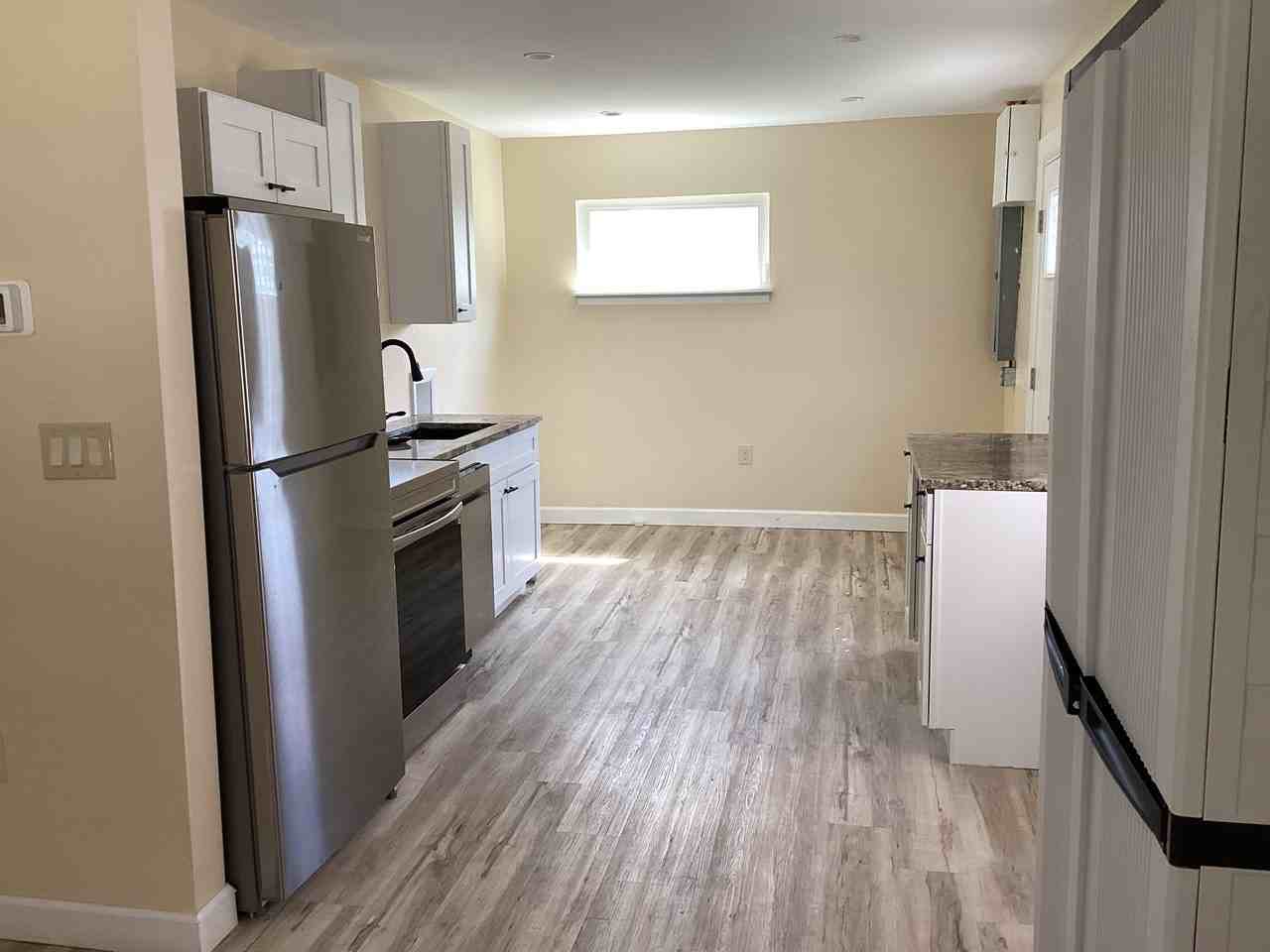 2035 Margaret Ave - Photo 3 of 6