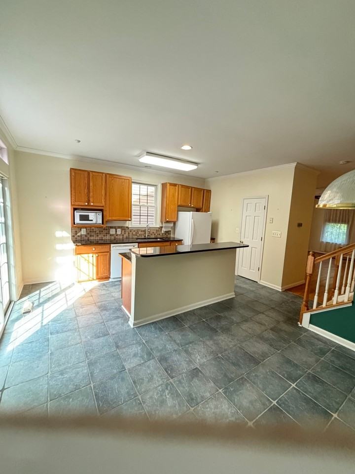 115 Acorn Dr - Photo 6 of 7