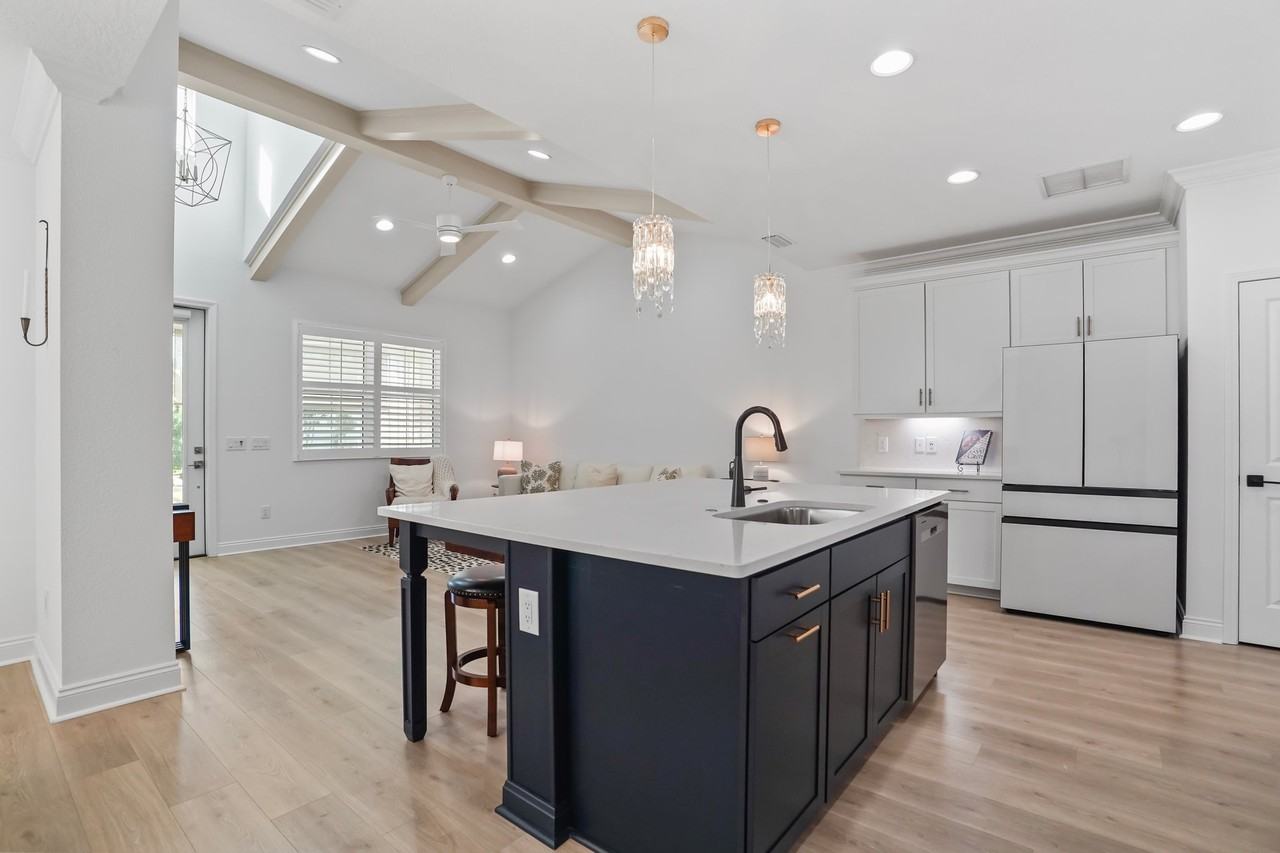 9284 Cool Breeze Dr - Photo 4 of 23