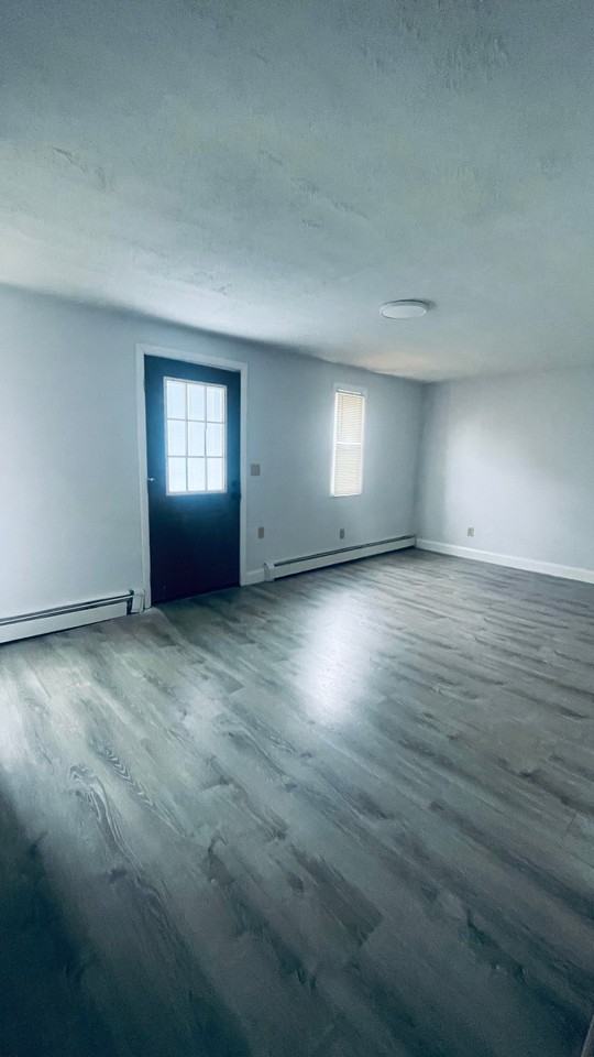 532 Warren St #EAST - Photo 4 of 13