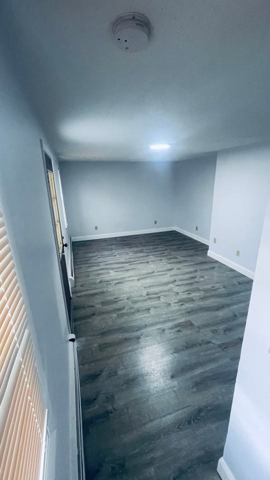532 Warren St #EAST - Photo 5 of 13