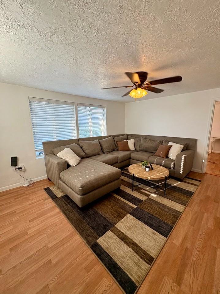 150 Es - Photo 2 of 11