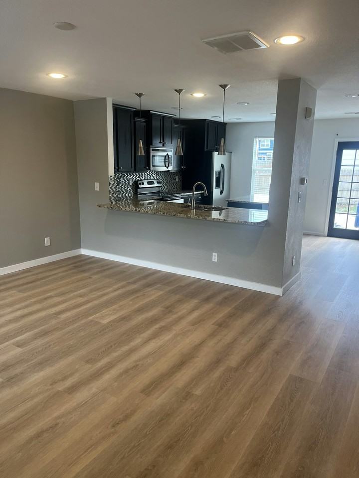 10418 Forester Place - Photo 3 of 25