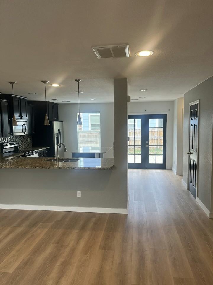 10418 Forester Place - Photo 5 of 25