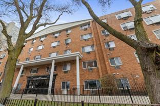 3825 North Pine Grove Avenue, Unit 321 - Photo 1 of 1